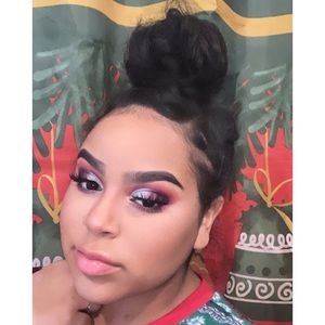 Meet your Posher, Anaida